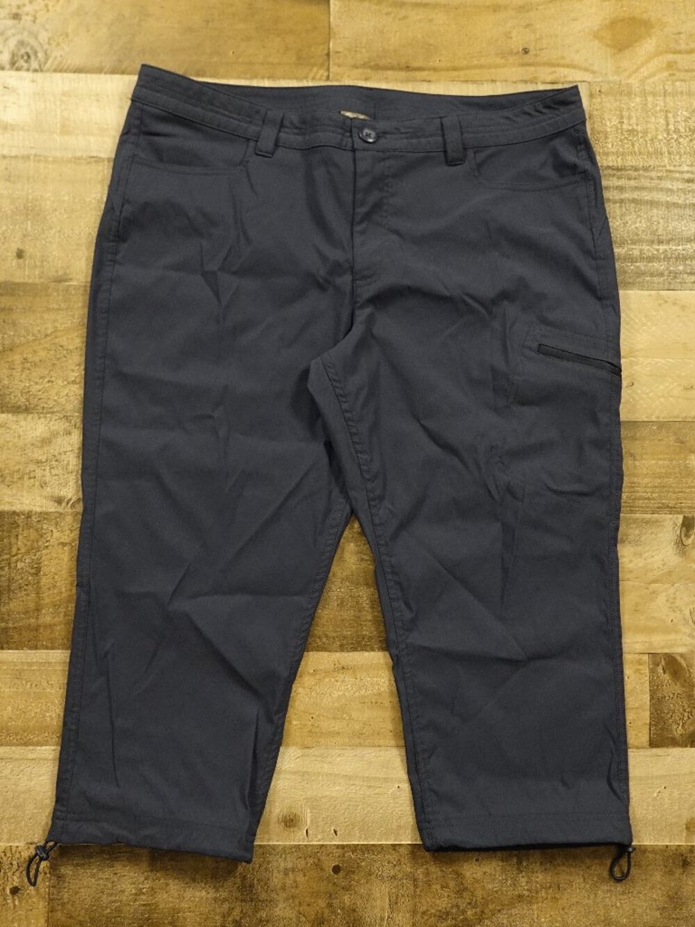 Eddie‎ Bauer Crop Hiking Pants Women’s 16 Navy Outdoor Travel Utility
